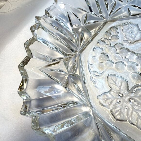Vintage Clear Glass Molded Fruit 11” Ruffled Bowl - Unmarked - Picture 4 of 8